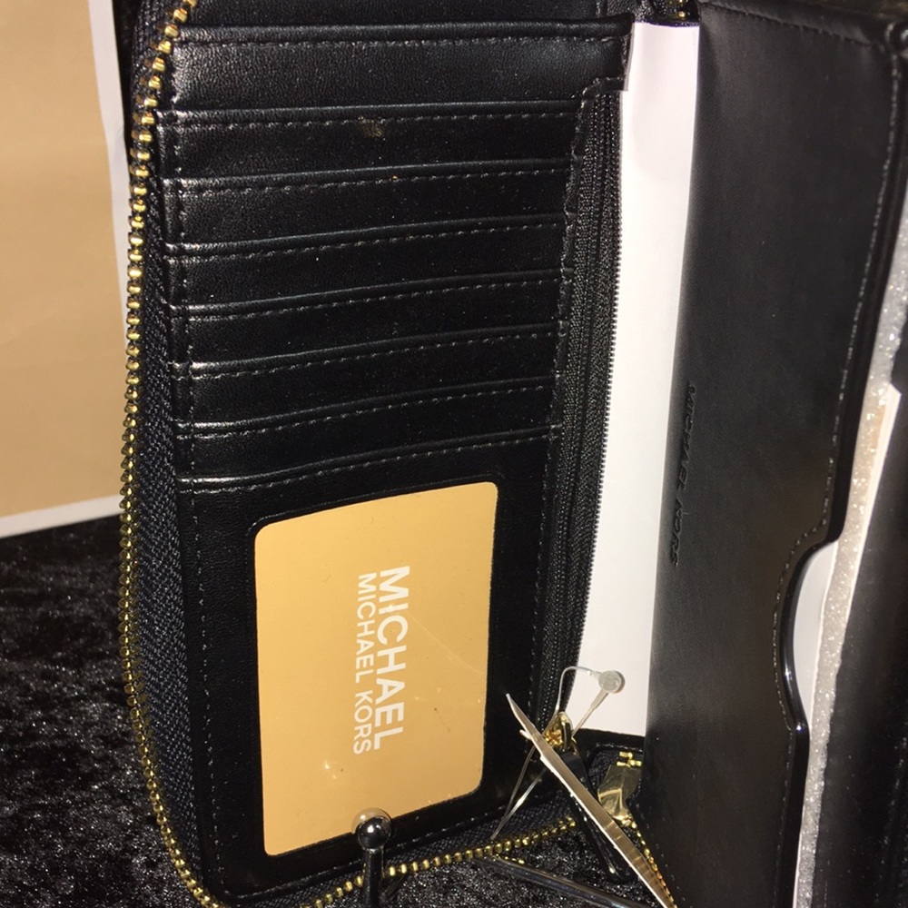 NWT Michael Kors Patent Leather Jet Set Wallet/ Phone Case Wristlet MSRP $178 - Picture 11 of 12